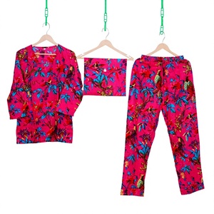 Ensemble de pyjama d'été pour femmes à col en V, garantie de confort, coton biologique doux, floral/uni, respirant, taille élastique, vêtements de plage, vêtements de détente - Product Image 1
