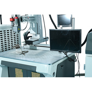 Soldadora Láser de Fibra de 1500W, Refrigerada por Agua, Tipo Mesa Automatizada CNC, para Soldadura de Acero Inoxidable, Metal y Aluminio - Product Image 4