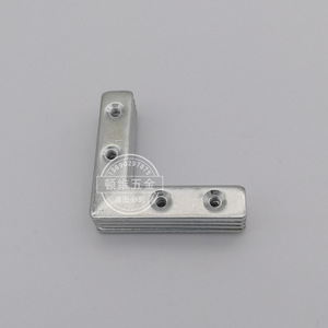 Support d'angle en aluminium Autonomy 15 – Accessoire de quincaillerie durable pour la décoration intérieure - Product Image 1