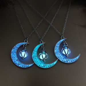 Collar Luminoso Fluorescente con Colgante de Luna, Estrella y Planeta, Brilla en la Oscuridad, Regalo para Halloween - Product Image 2