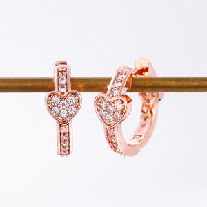 Orecchini a cuore in oro rosa con diamanti per donna, da indossare tutti i giorni, con diamanti naturali, gioielli placcati in oro rosa - Product Image 3