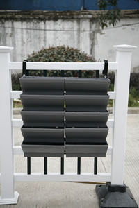 Décoration extérieure et intérieure, pots en plastique suspendus verticalement, système de mur vert auto-arrosant écologique pour plantes - Product Image 5