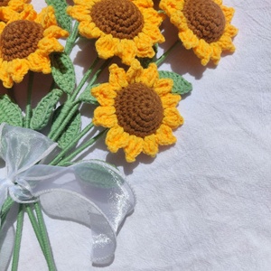Bouquet di Girasoli Grandi Fatti a Mano all'Uncinetto in Lana, Fiori Artificiali Pronti, Regali per la Festa degli Insegnanti, San Valentino, Festa della Mamma - Product Image 3