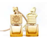 5ml 8ml 10ml décoration automatique couvercle en bois corde en coton voiture parfum verre bouteille avec Clip carré voiture suspendu diffuseur bouteille