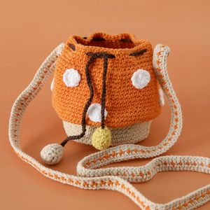Sac bandoulière en laine écologique pour femmes, en forme de feuille, nouveau design de maison en feuille tricotée à la main pour filles et parents - Product Image 3