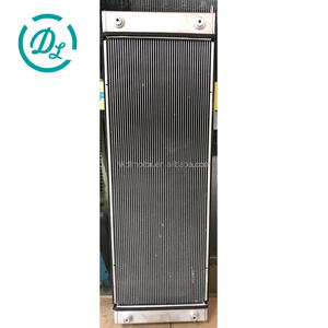 Radiador para Excavadora EexcavaStart EX670-3, Tanque de Agua, Pieza 4654972, Núcleo de Aluminio Duradero, Enfriamiento Eficiente, 1 Año de Garantía - Product Image 3