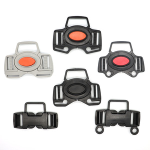 Attaches pour bébé, boucle de poussette en plastique 94 mm x 72 mm, pince de sécurité réglable pour chaise haute et siège auto - Product Image 4