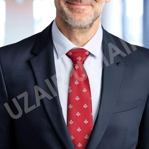 Cravate en soie rouge classique de haute qualité avec motif géométrique maçonnique blanc, tenue formelle, taille universelle, en vente - Product Image 4