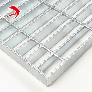 Feuille de grille dentelée antidérapante galvanisée de qualité A36 avec grille en acier à prix compétitif