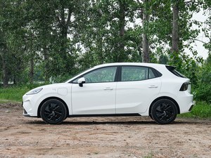 รถยนต์ไฟฟ้า SAIC MG4 รุ่นปี 2026 ระยะทางวิ่ง 530 กม. รุ่นกึ่งแข็ง |   5 ประตู 5 ที่นั่ง |   รถยนต์โดยสารพลังงานไฟฟ้าล้วน - Product Image 4