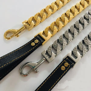 Collier pour <span class=keywords><strong>chien</strong></span> en acier inoxydable personnalisé par des designers <span class=keywords><strong>2022</strong></span>, en métal moiré, robuste, à maillons cubains, avec fermoir - Product Image 3