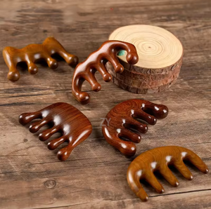 Peigne de massage <span class=keywords><strong>en</strong></span> <span class=keywords><strong>bois</strong></span> de santal naturel pour la croissance des <span class=keywords><strong>cheveux</strong></span> et la relaxation |   Outil de massage Gua Sha pour la tête pour hommes et femmes - Product Image 2