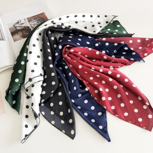 <span class=keywords><strong>Sciarpa</strong></span> quadrata Legame Dei Capelli Della Fascia Per Le Imprese Delle Donne Del Partito <span class=keywords><strong>Elegante</strong></span> Piccolo Dell'annata Scarni Retro Testa Collo <span class=keywords><strong>Sciarpa</strong></span> Di Raso di Seta - Product Image 4