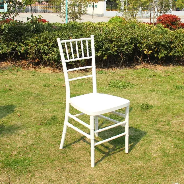 ผู้ผลิตกลางแจ้งพิธี Golden Modern ความงามจัดเลี้ยงเก้าอี้เรซิ่นจัดเลี้ยงงานแต่งงาน Chiavari เก้าอี้สําหรับงานขาย