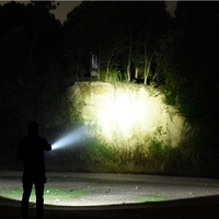 Lampe torche LED super lumineuse, étanche, rechargeable, pour le camping en plein air, le travail