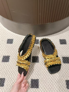 <span class=keywords><strong>Sandalias</strong></span> de Verano para <span class=keywords><strong>Mujer</strong></span>, Estilo Nuevo, de Lujo, Personalizadas al por Mayor, Planas, con Punta Abierta, Plisadas, <span class=keywords><strong>Doradas</strong></span>, Tipo Slip-On - Product Image 5