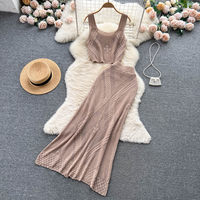 Ensemble 2 pièces d'été pour femme en tricot ajouré : caraco court sans manches et jupe longue moulante taille haute