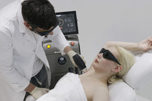 KM 2000W Ice Titanium Diode Laser 755 808 1064 Triple longueurs d'onde Salon de coiffure Équipement <span class=keywords><strong>Spa</strong></span> - Product Image 4
