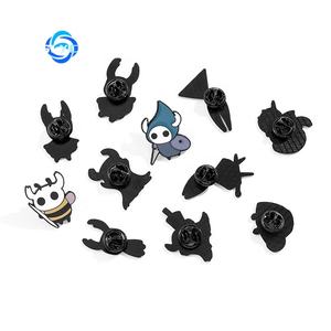 Металлический значок с персонажем мультфильма/игры, брошь из сплава в виде рыцаря, милый аксессуар для одежды и сумок, булавка - Product Image 4