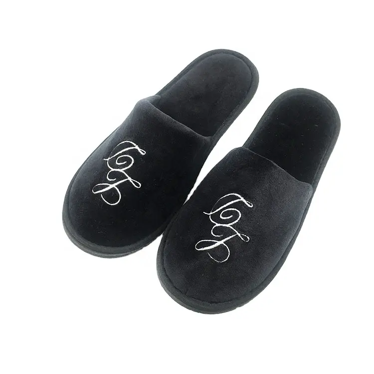 Pantufas de hotel personalizadas descartáveis do velour do algodão preto com logotipo bordado