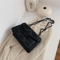 Nouveau Sac à Bandoulière Designer YCH 2026 Anti-Vol Géométrique à Sangle Unique, Style Cool avec Rivets, Fermeture Facile en PU pour Femmes et Filles