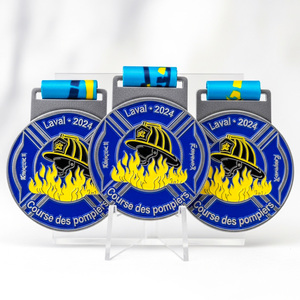 Medalla de Finalista del Curso de Bomberos Laval 2024, con Relieve Esmaltado Azul y Amarillo con Temática de Bombero y Cinta Azul, <span class=keywords><strong>para</strong></span> Carrera Comunitaria - Product Image 1