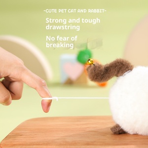 Cartone animato creativo peluche gatto bianco con una corda che scodinzola la coda portachiavi giocattolo di peluche unico con una campana per i regali - Product Image 4