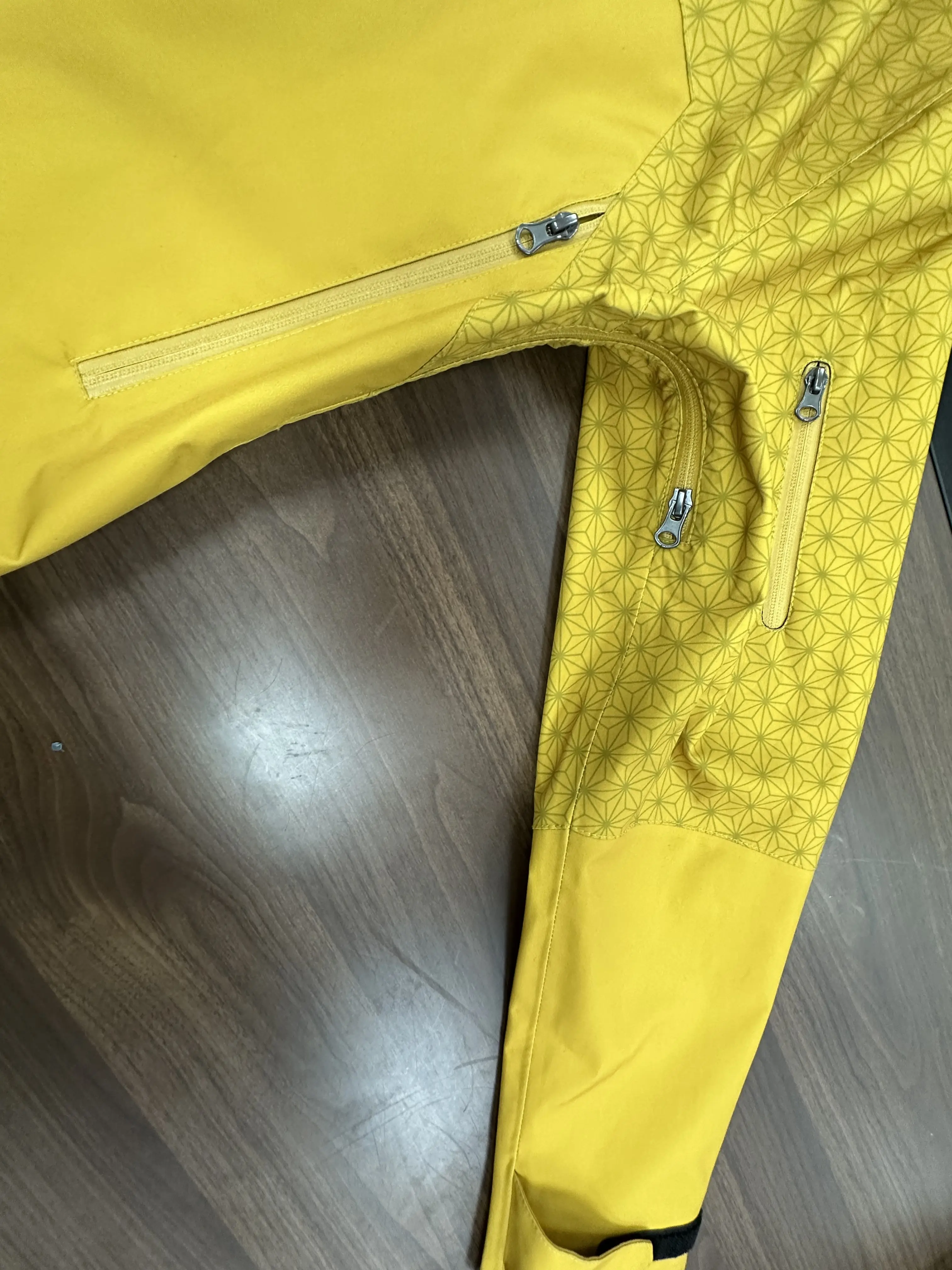 Arcteryx açık 2024 moda üreticileri softshell ceket özel 3 katmanlı kış ceket erkekler nefes su geçirmez ceket