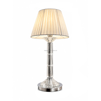 Lampe de table en cristal de luxe française, base en fer plaqué, abat-jour en tissu plissé, verre en cristal pour chambre à coucher, salon, villa, hôtel