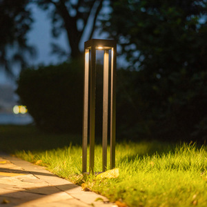 Lampe solaire LED pour pelouse, lampadaire de jardin extérieur, aluminium noir, IP65 résistant à l'eau, lumière du jour 5000K, détecteur de mouvement, 60 faisceaux - Product Image 1