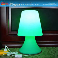 Lampe de table LED moderne blanche à changement de couleur avec télécommande, étanche IP68, RGB, ignifuge, à intensité variable pour chambre à coucher, vente directe usine