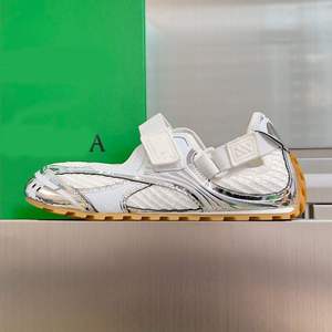 Sandales Mary Jane en maille pour femmes, respirantes, avec sangle Velcro, semelle plate, chaussures décontractées d'été pour la marche - Product Image 4
