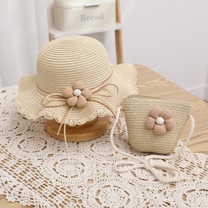 Chapeau d'été pour fille, chapeau de pêcheur en paille, ensemble deux pièces avec sac et jolies fleurs, protection solaire - Product Image 2