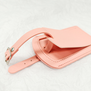 Vente en gros d'étiquettes de bagages en cuir personnalisées, logo personnalisé, étiquettes d'identification en cuir Saffiano PVC, étiquettes de bagages élégantes pour les voyages - Product Image 4