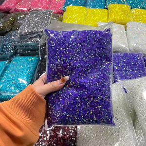 Suministro de Fábrica al por Mayor de Piedras de Resina Epoxi Redondas Planas sin Fijación en Caliente de 2mm 3mm 4mm 5mm 6mm para Decoración de Prendas - Product Image 2