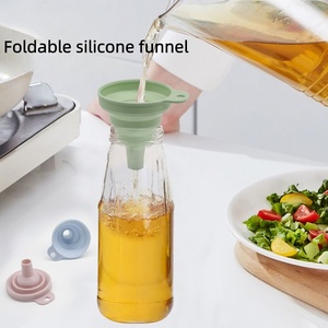 Entonnoir pliable en silicone personnalisé pour cuisine, petit et économique, pour remplir les bouteilles d'eau et transférer les liquides - Product Image 2