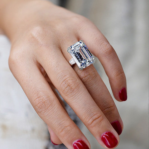 Anillo de Diamante Corte Esmeralda F377, Color D Natural, Oro Blanco, Anillo de Compromiso Clásico para Mujer - Product Image 2