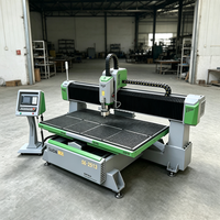 Routeur CNC, machine de gravure CNC pour l'artisanat du mobilier, adopte un système de mouvement haute vitesse pour le fraisage de l'aluminium