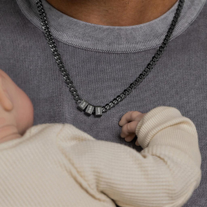 CYNYA Collana Personalizzata da Uomo con Nome <span class=keywords><strong>di</strong></span> Famiglia, Collana con Ciondolo a Forma <span class=keywords><strong>di</strong></span> Nome, Collana da Figlia per Papà, Regalo per Papà, Regalo <span class=keywords><strong>di</strong></span> Natale - Product Image 4
