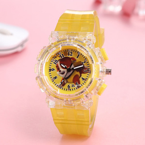 Montre créative colorée à quartz avec bracelet en acrylique et veilleuse, cadran 40 mm, autonomie de 2 ans, style dessin animé pour enfants (primaire et collège) - Product Image 3