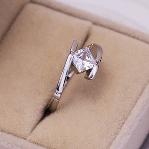 Anello Quadrato Creativo per Donne, Stile Minimalista Occidentale, Accessorio da Dito per Proposte e Feste, Regalo - Product Image 3