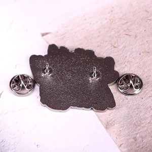 Pin <span class=keywords><strong>de</strong></span> esmalte clásico <span class=keywords><strong>de</strong></span> <span class=keywords><strong>los</strong></span> años <span class=keywords><strong>80</strong></span> con logo <span class=keywords><strong>de</strong></span> banda <span class=keywords><strong>de</strong></span> rock heavy metal, broche <span class=keywords><strong>de</strong></span> moda para solapa, insignia <span class=keywords><strong>de</strong></span> colección para fans, accesorios para ropa y bolsos - Product Image 2