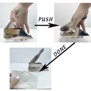 <span class=keywords><strong>Sello</strong></span> <span class=keywords><strong>de</strong></span> Relieve Personalizado con Logotipo para <span class=keywords><strong>Escritorio</strong></span>, <span class=keywords><strong>Sello</strong></span> <span class=keywords><strong>de</strong></span> Relieve Manual para Oficina, Notario, Papel, Invitaciones <span class=keywords><strong>de</strong></span> Boda - Product Image 6