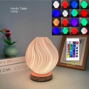 Lámpara de Mesa Pequeña de Madera Maciza Estilo Nórdico, 16 Colores, Control Remoto, Sensor Avanzado, Luz Nocturna LED, Decorativa Romántica para Dormitorio - Product Image 1