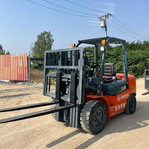 מלגזה דיזל HELI CPCD30 משומשת, <span class=keywords><strong>3</strong></span> טון, מנוע דיזל, תורן תלת/דו-שלבי, צמיגים פנאומטיים/מלאים, הפעלה בישיבה, גובה הרמה 300 מ\\\"מ - Product Image 3