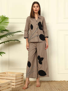Ensemble 2 pièces élégant en coton pour femme, motif floral, col rabattu, longueur cheville, manches trois-quarts, idéal pour l'été - Product Image 1