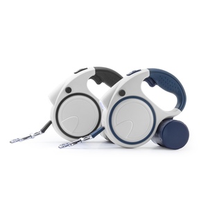 Correa para Perro LED de 5 Metros, Extensión para Arnés con Bolsas para Excrementos, Retráctil para Perros Pequeños y Medianos, Correa de Nailon y Plástico Resistente - Product Image 5
