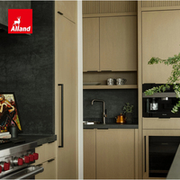 Allandgroup Armoire de cuisine sur mesure de luxe en bois véritable nord-américain à grain naturel, design cannelé, avec accessoires