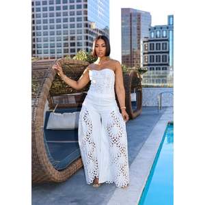 VOIKERDR Conjunto de dos piezas para mujer, top tipo corsé de encaje ahuecado y pantalones, atuendo elegante, transpirable, sin mangas - Product Image 4