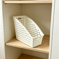 Panier de rangement carré en plastique PP blanc avec poignée, idéal pour l'organisation des armoires et étagères d'hôtels et de bureaux – Vente en gros OEM/ODM